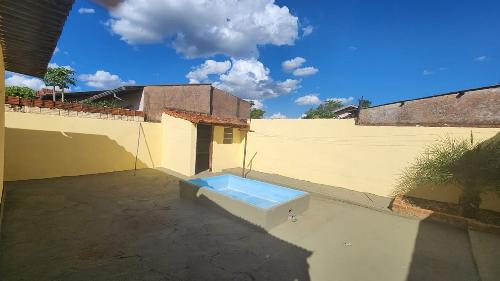 ALUGO CASA